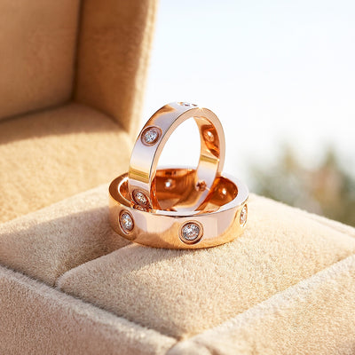 Gingerbread | High-Polished Bezel-Set Circular Motif Flat Wedding Band