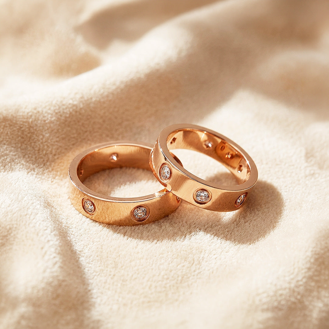 Gingerbread | High-Polished Bezel-Set Circular Motif Flat Wedding Band