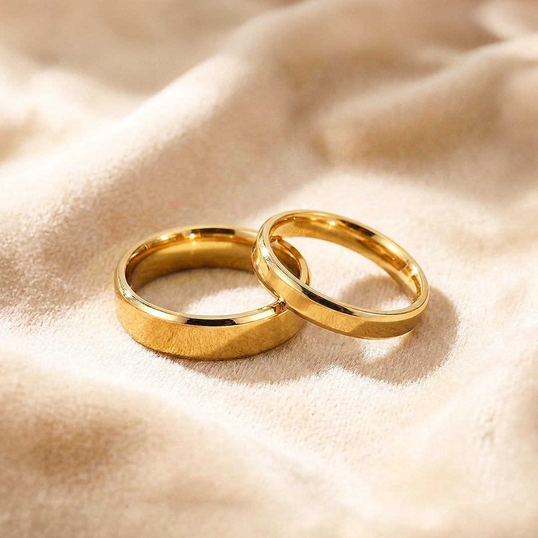 Infinity Bond Gold | High-Polished Bevelled Flat Wedding Band
